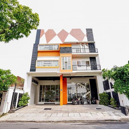 Pratisarawirya Guesthouse By Ecommerceloka สุราบายา ภายนอก รูปภาพ