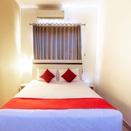 Pratisarawirya Guesthouse By Ecommerceloka สุราบายา ภายนอก รูปภาพ