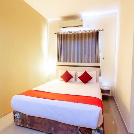 Pratisarawirya Guesthouse By Ecommerceloka สุราบายา ภายนอก รูปภาพ