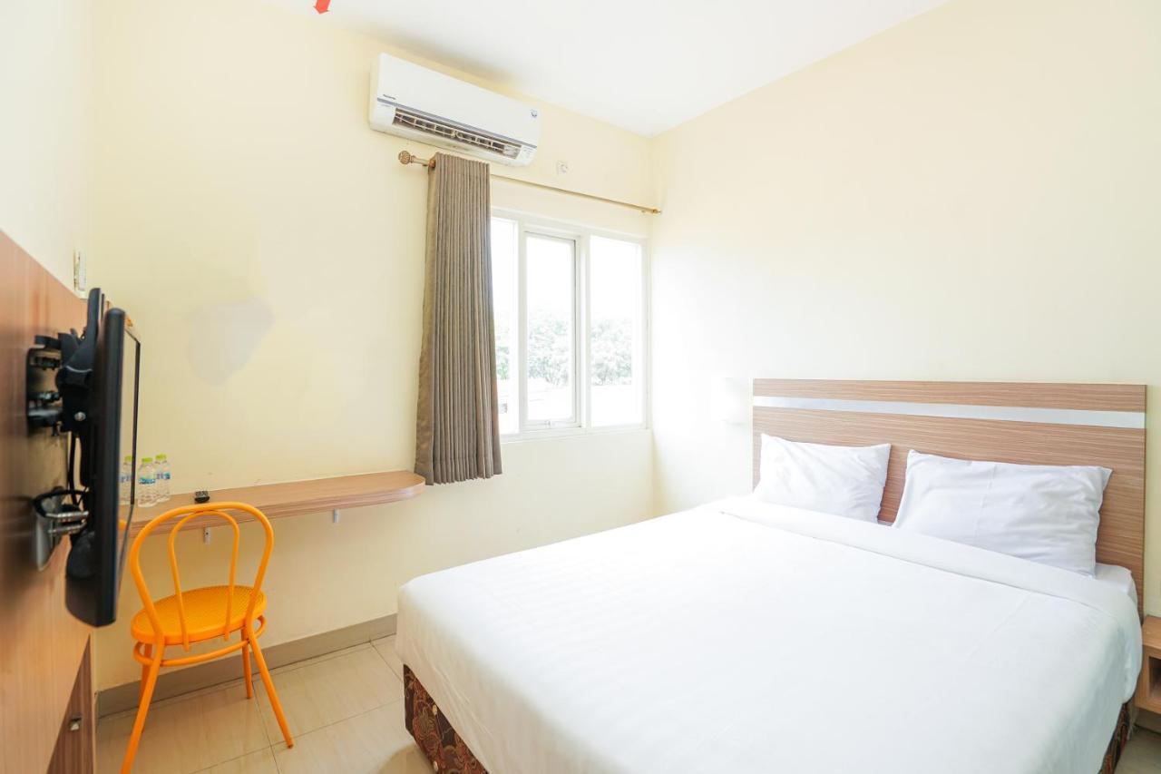 Pratisarawirya Guesthouse By Ecommerceloka สุราบายา ภายนอก รูปภาพ