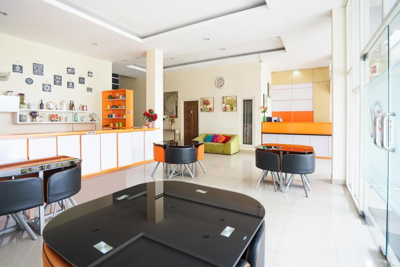 Pratisarawirya Guesthouse By Ecommerceloka สุราบายา ภายนอก รูปภาพ
