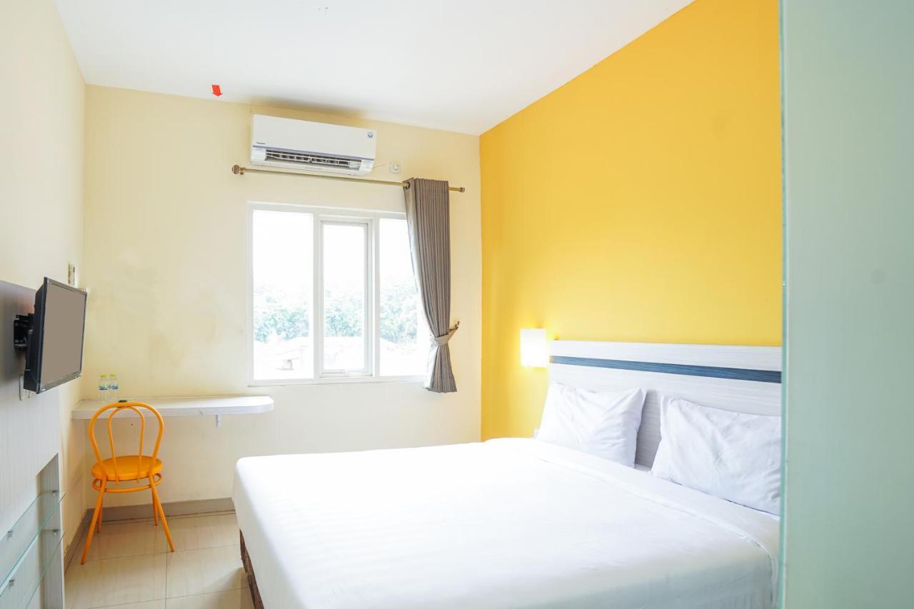 Pratisarawirya Guesthouse By Ecommerceloka สุราบายา ภายนอก รูปภาพ