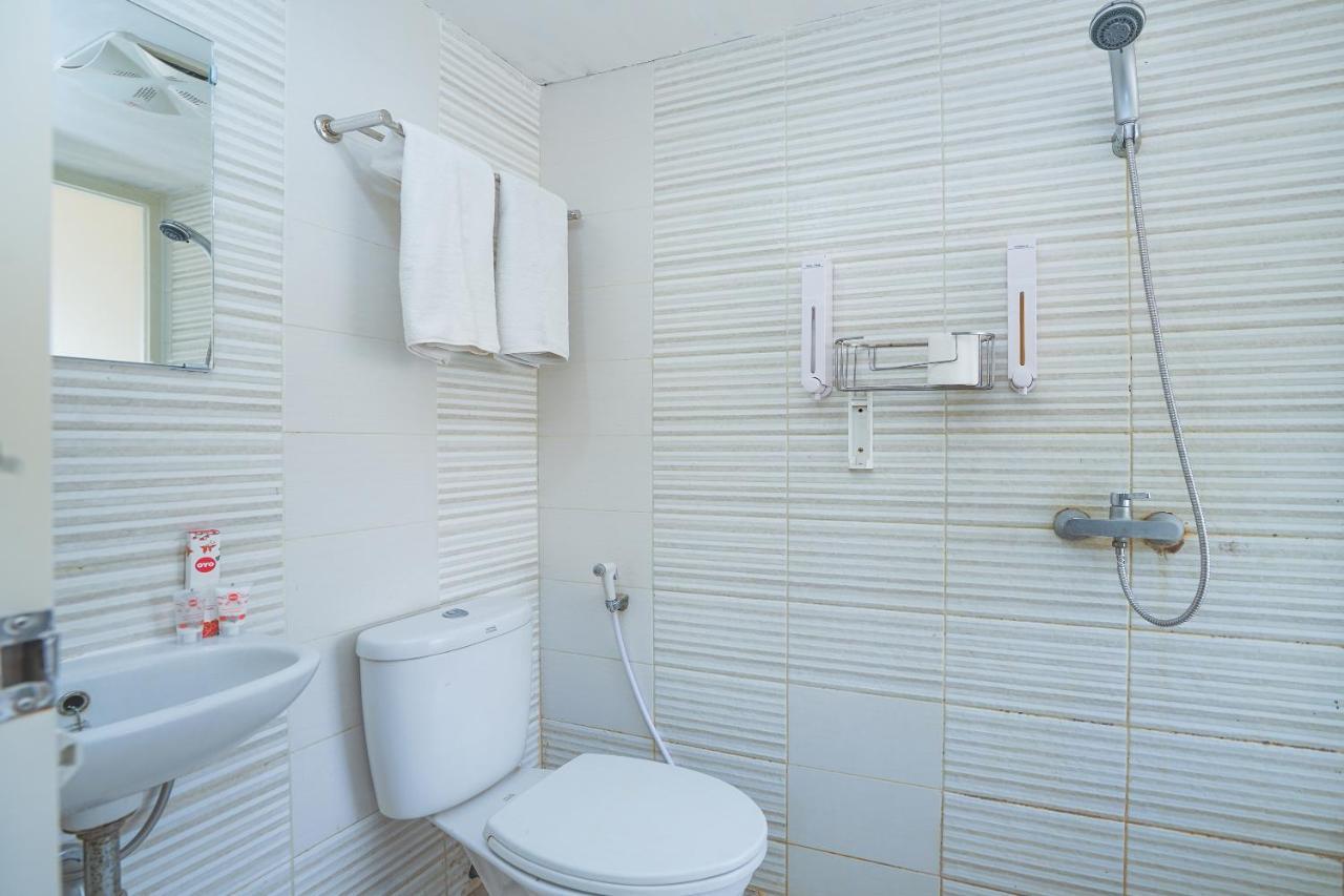 Pratisarawirya Guesthouse By Ecommerceloka สุราบายา ภายนอก รูปภาพ
