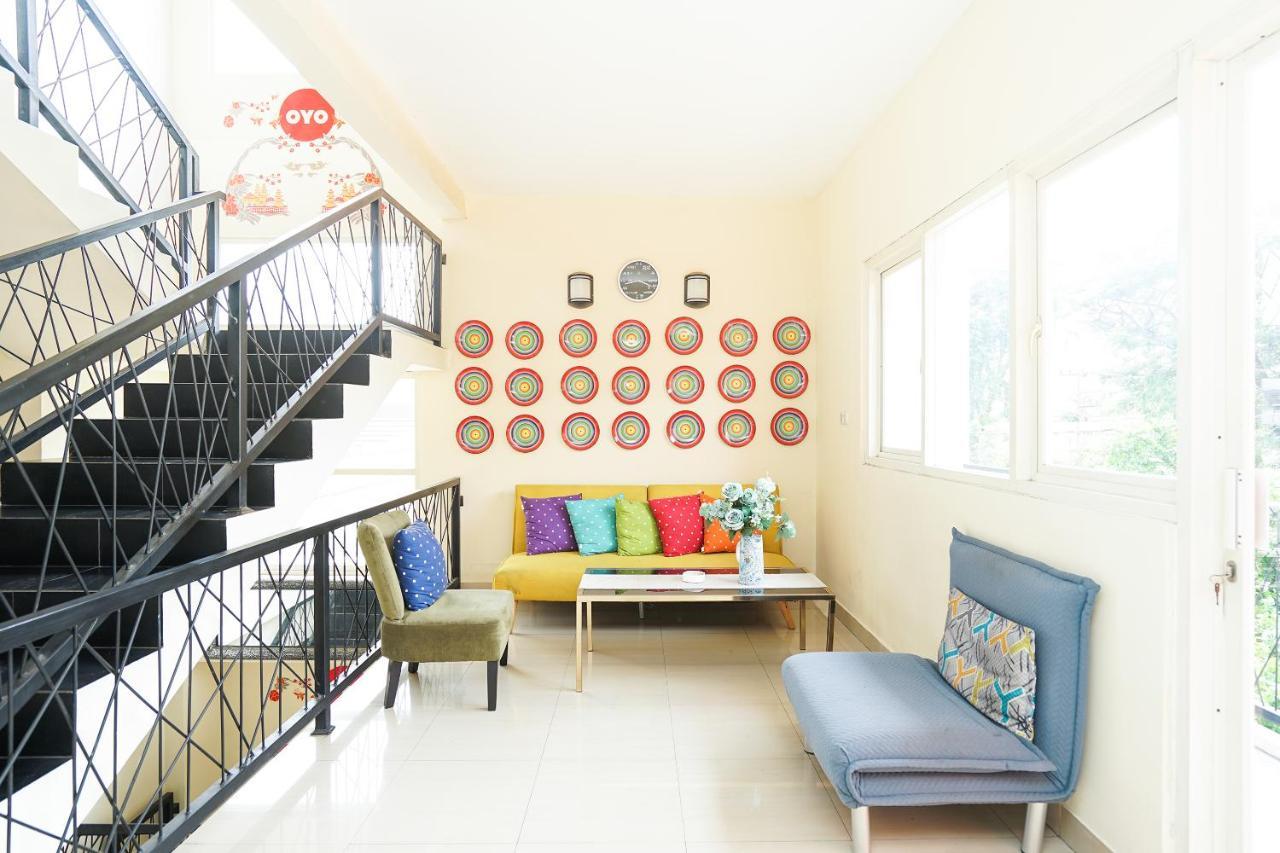 Pratisarawirya Guesthouse By Ecommerceloka สุราบายา ภายนอก รูปภาพ